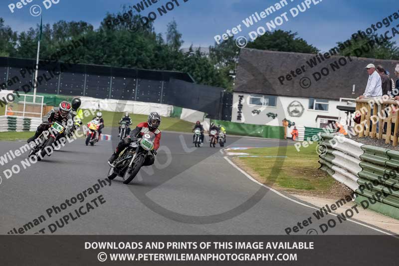 Vintage motorcycle club;eventdigitalimages;mallory park;mallory park trackday photographs;no limits trackdays;peter wileman photography;trackday digital images;trackday photos;vmcc festival 1000 bikes photographs